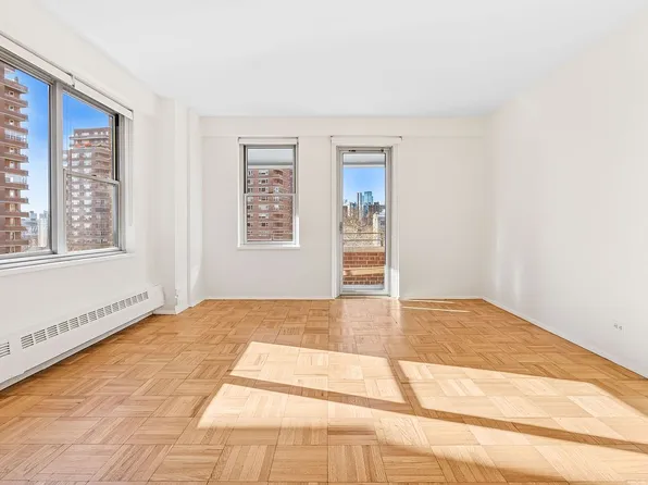 475 Fdr Dr #L902, New York, NY 10002