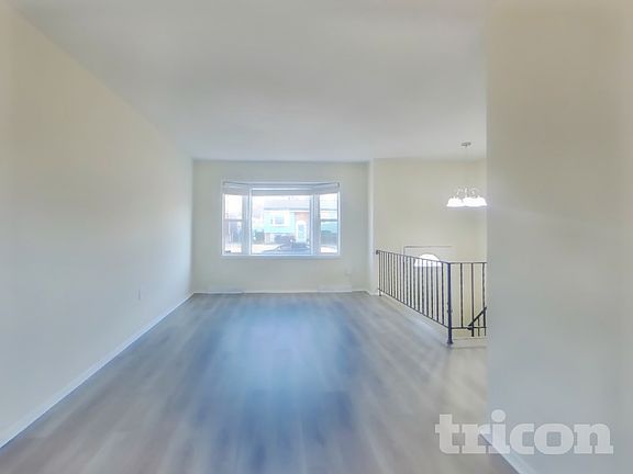 3rd image of 3109 Lakehurst Ave