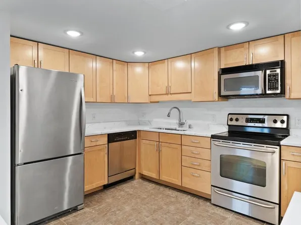 20 2nd St NE Unit P1004, Minneapolis, MN 55413
