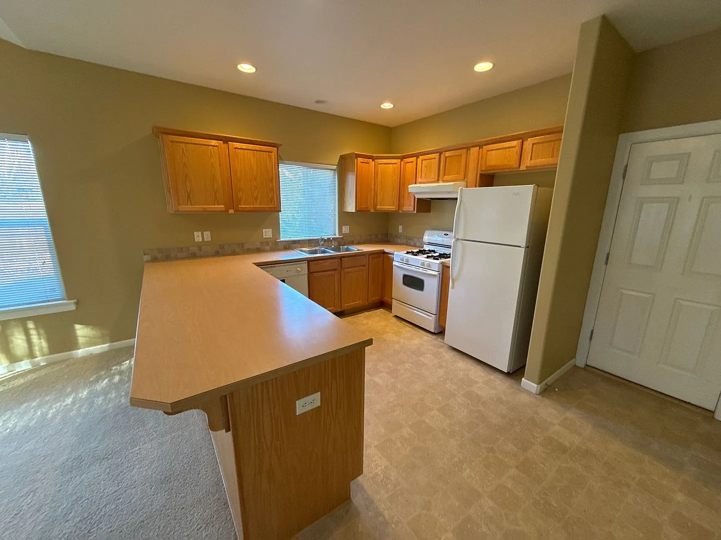 Pet Considered, East Bend 3 Bdrm, 2 Bath House, All Appliances, Air Conditioning, Fenced Yard, Do... — Photo 3