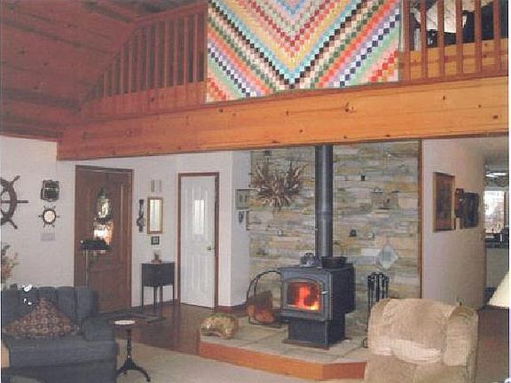 3rd image of 171 Cliffdell Ln