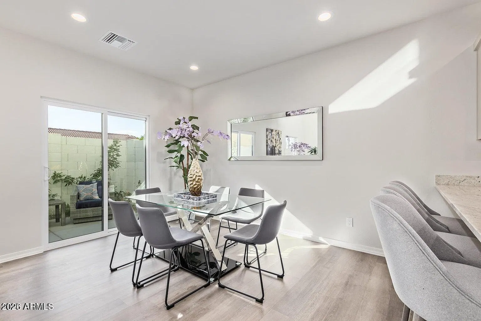 3 bed, 2.5 bath, 1600 sqft, $2,350 — Photo 4