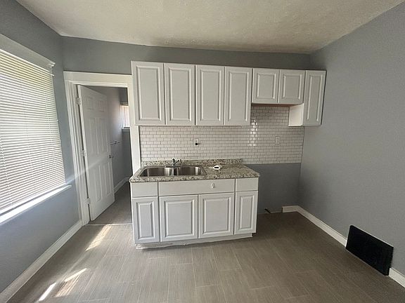 3rd image of 10302 Manor Ave #Up
