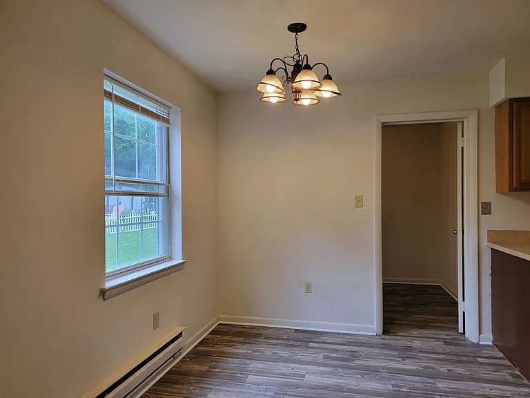 1008 Williamsburg Rd — Photo 6