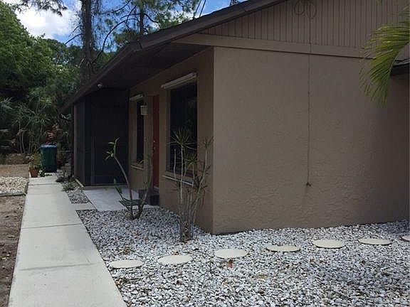 3rd image of 1029 SE 24th Ave APT A