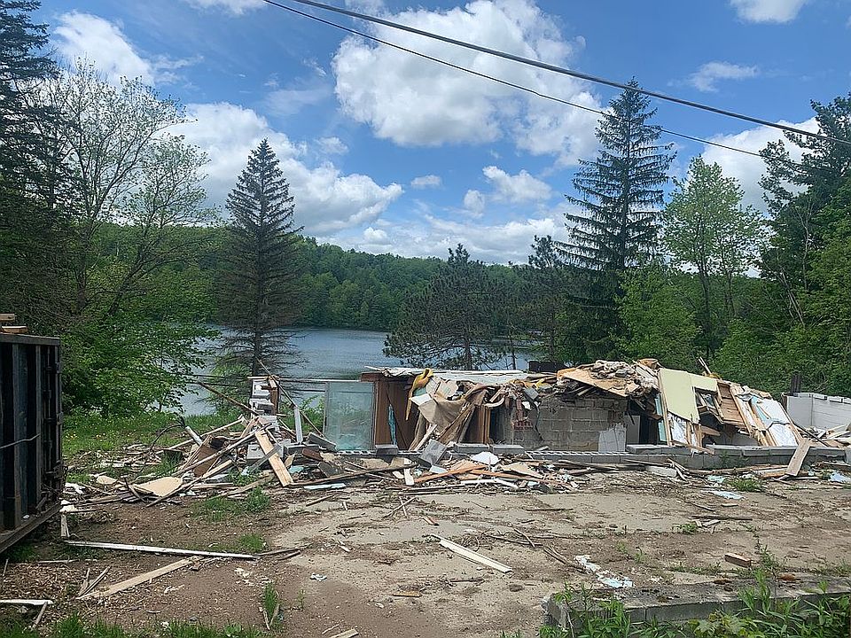 2nd image of 31 Ridge Ln