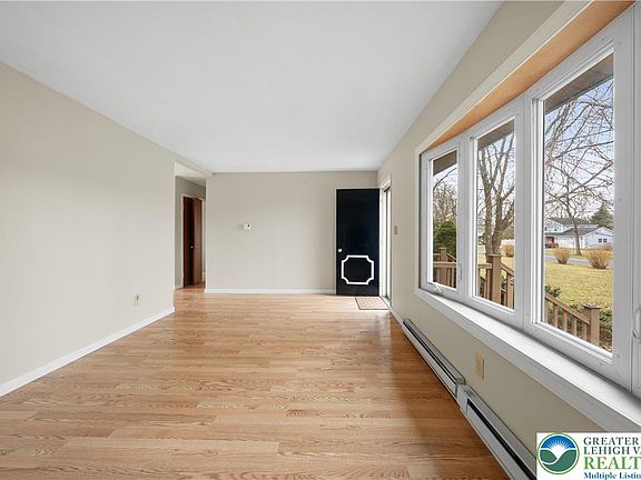 4th image of 6527 Walnut Ln