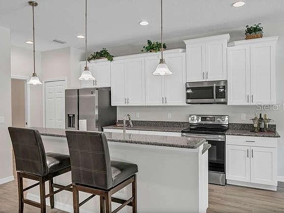 3rd image of 13345 Meadow Golf Ave