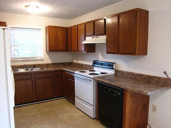 2nd image of 122 Tori Kait Ln