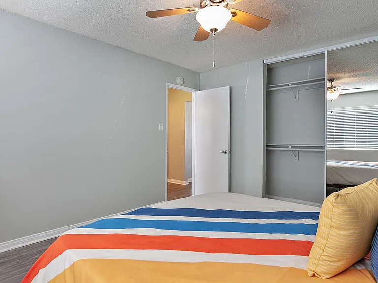 The Circle Apartments at Long Beach — Photo 17