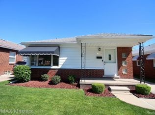 13650 Castle St, Southgate, MI 48195