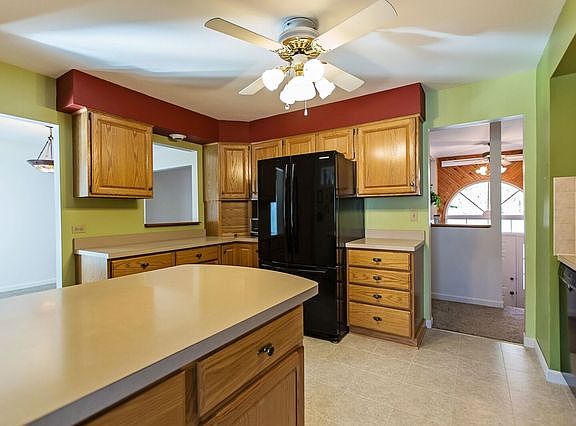 4th image of 606 Hampshire Ln