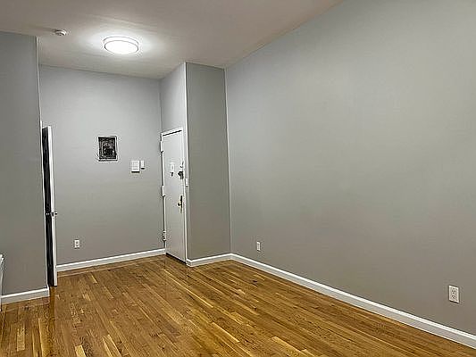 2nd image of 102 E 116th St #A