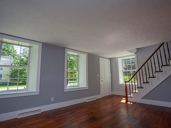5th image of 203 E Franklin St