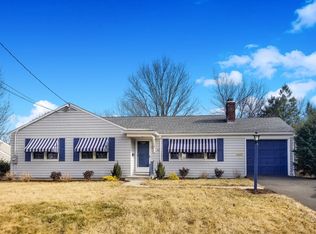 32 Race Brook Rd, West Hartford, CT 06107