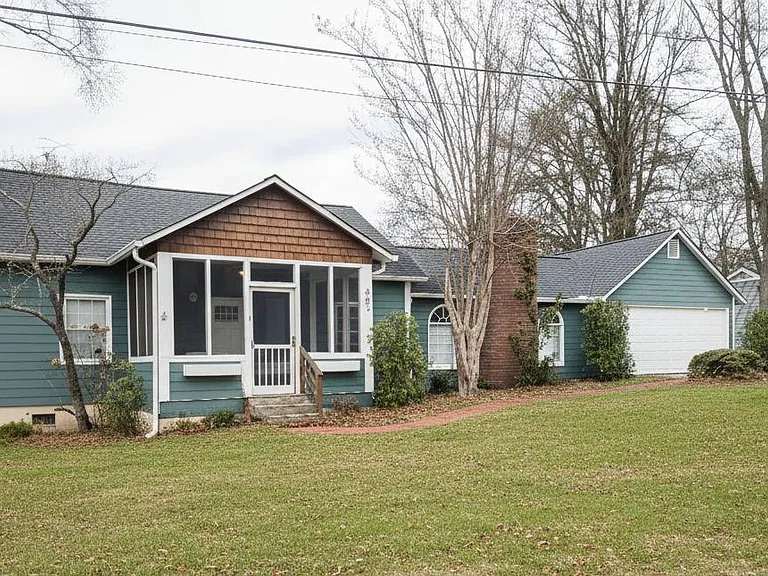 402 Laurel St — Photo 1