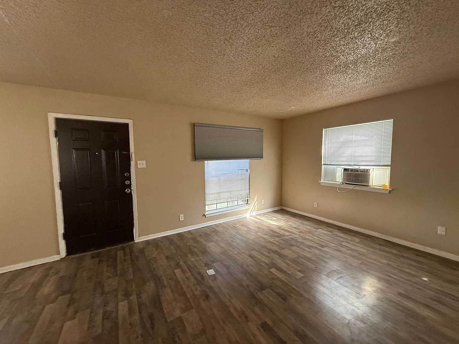 2 bed, 900 sqft, $850 — Photo 3