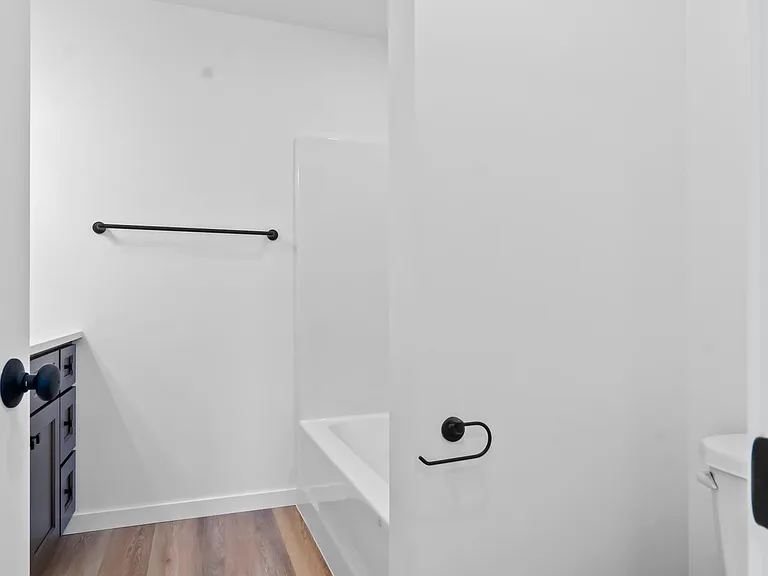 102 Sycamore Dr — Photo 32