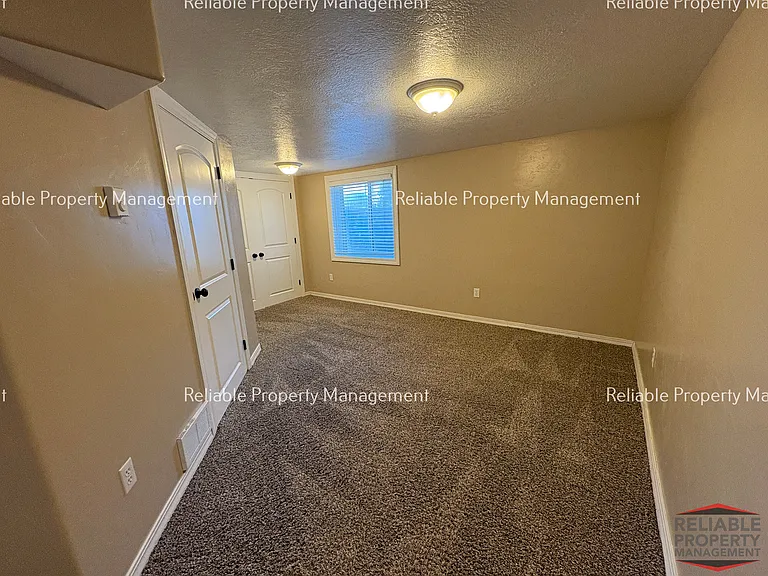 1153 Idaho Ave #B — Photo 3