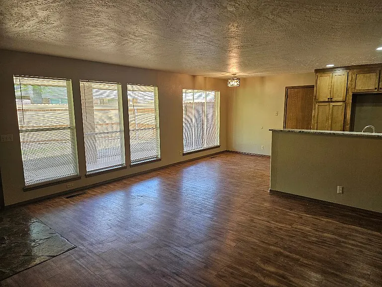 3827 Belhaven Cir — Photo 4