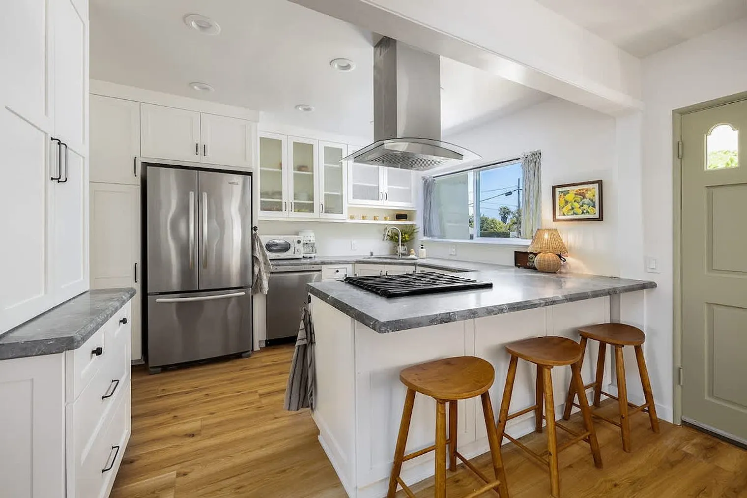 3 bed, 2.0 bath, 1539 sqft, $10,641 — Photo 4