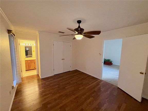 4th image of 2177 Glenwood Dr