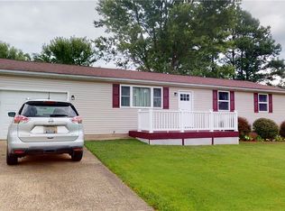 31 E Hickory St, Davisville, WV 26142