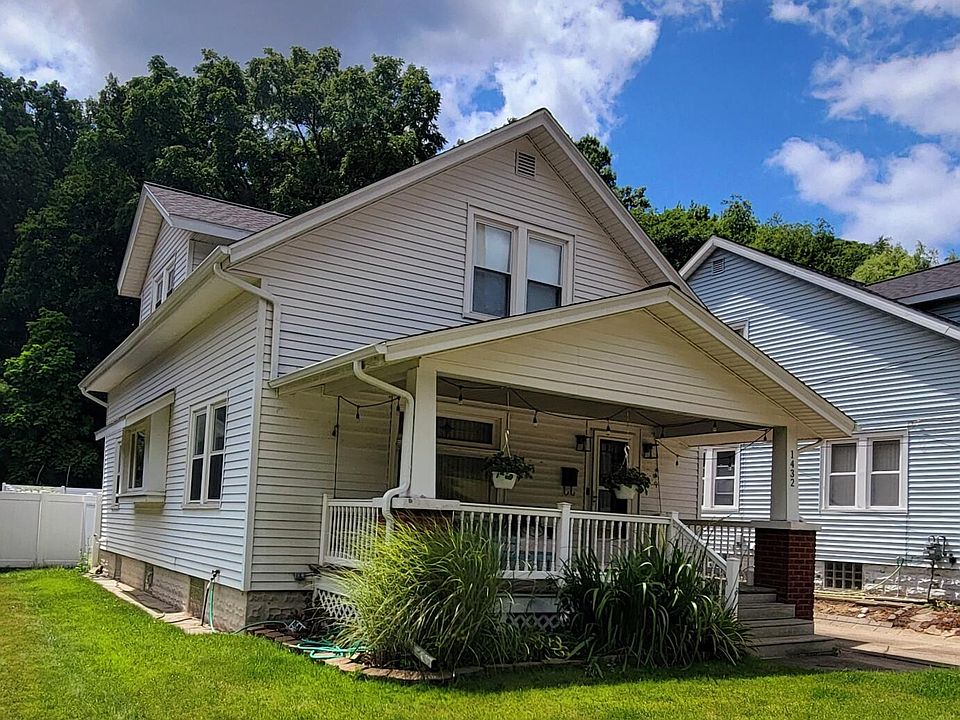 1st image of 1432 Walker Ave NW