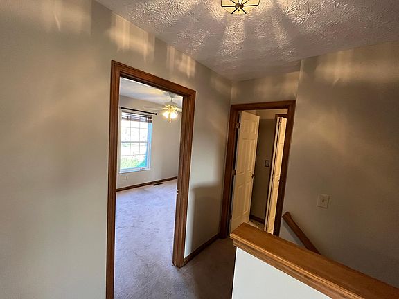 3rd image of 2189 Glenview Dr