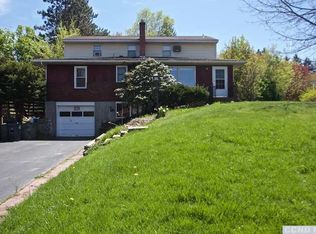 18 Orchard Rd, Castleton On Hudson, NY 12033