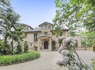 220 Woodside Dr, Hewlett, NY 11557