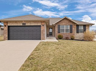 1935 E Parrin Ave, Ozark, MO 65721