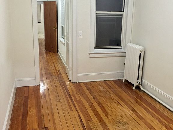 5th image of 3403 42nd St APT 3R