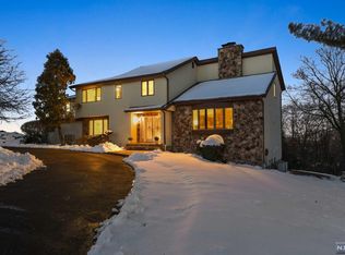 13 Suzanne Ct, Cedar Grove, NJ 07009