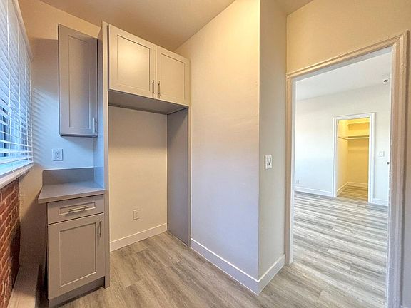 5th image of 147 S Normandie Ave APT 206