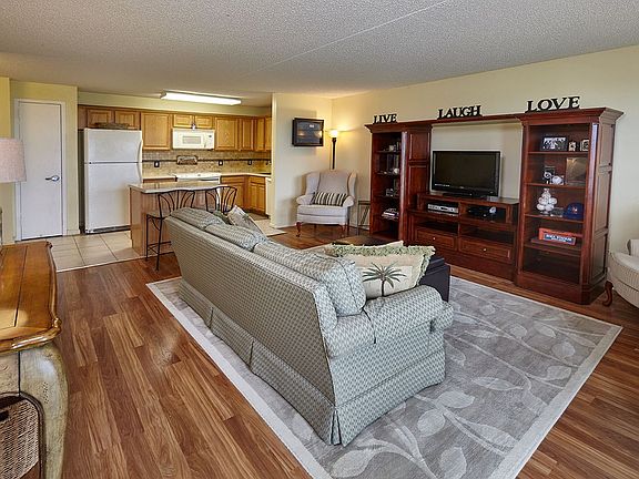 4th image of 260 Beach 81 St #5P