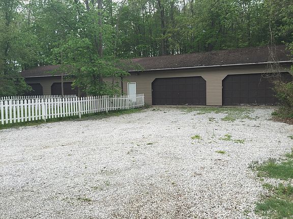 32x100 ft Pole Barn, Concrete floor, electric, drains