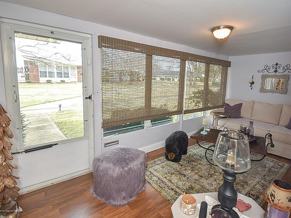 3rd image of 960C Argyll Cir
