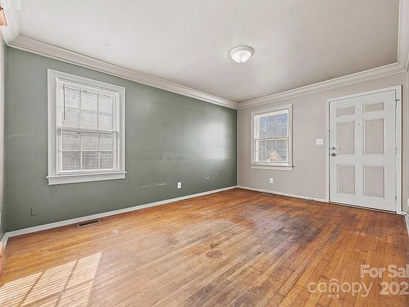 3rd image of 622 Northcrest Dr