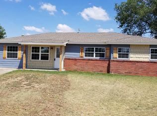 106 Thunderbird Way, Plainview, TX 79072