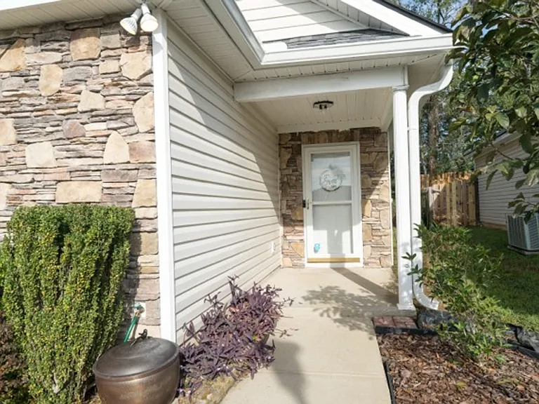 2049 Dundee Way — Photo 2