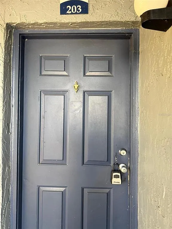 2 bed, 2.0 bath, 910 sqft, $1,400 — Photo 3
