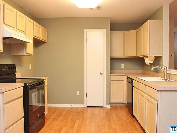 5th image of 102 Meadowbrook Dr