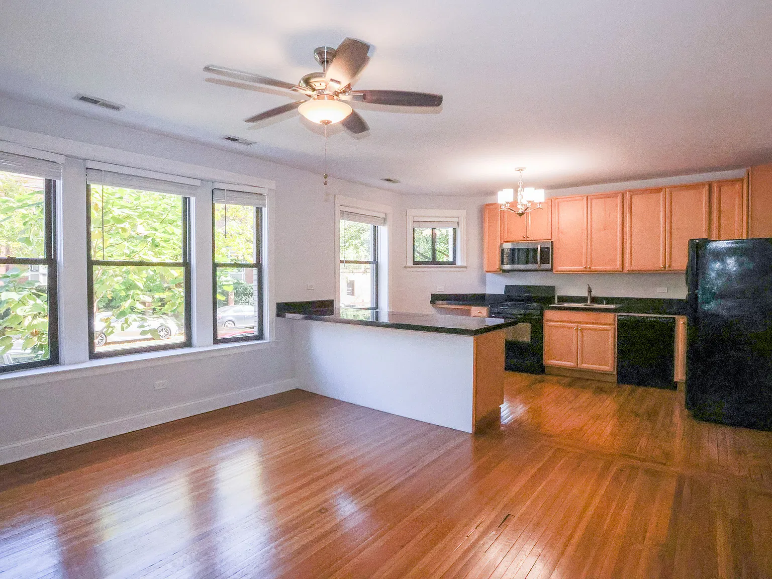 3 bed, 2.0 bath, 1300 sqft, $3,375 — Photo 1