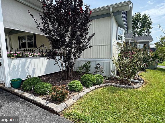 4th image of 26 Wagon Wheel Ln