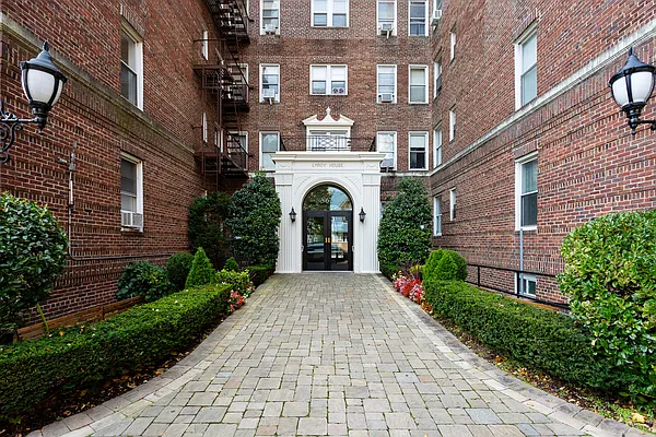 Rented by Abacus Properties | media 10