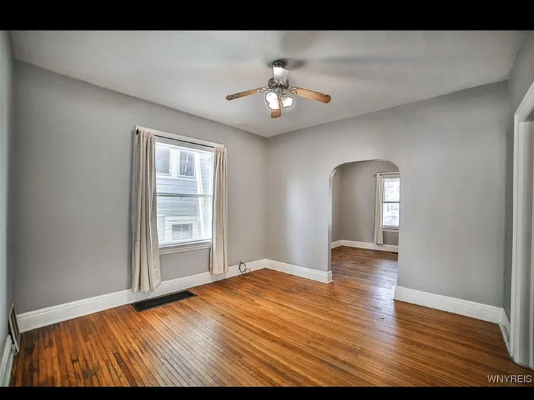 89 Sage Ave #LOWER — Photo 5