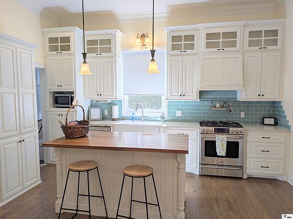4th image of 309 Academy St