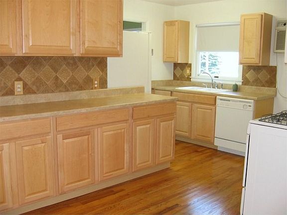 Renovated Kitchen w/all new appliances