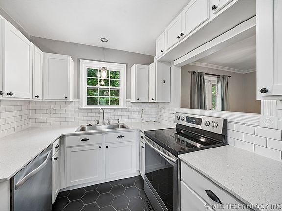 5th image of 1307 S Quebec Ave